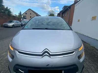 Używany Citroën C4 90 KM (66 kW) 2014 Szary Kombi