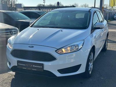 Gebraucht Ford Focus Trend 101 PS (74 kW) 2017 Weiß Kombi