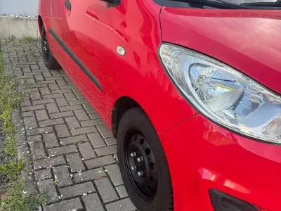 Gebraucht Hyundai i10 Style 69 PS (50 kW) 2012 Rot Kleinwagen