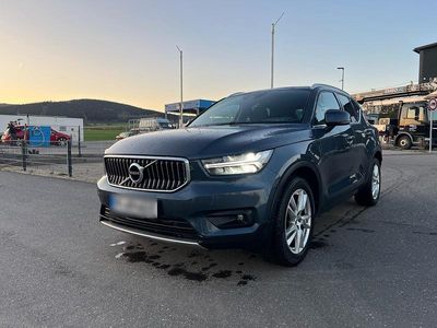 Blau Gebraucht 2021 Volvo XC40 SUV | 28.000 € (Fairer Preis)