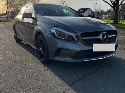 Grau Gebraucht 2016 Mercedes A180 Limousine | 13.500 € (Guter Preis)