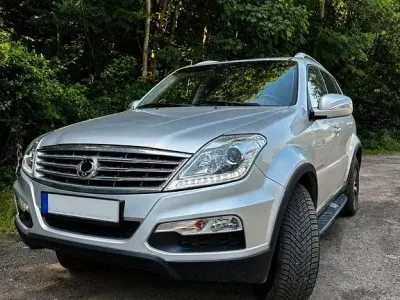 Gebraucht SsangYong Rexton Sapphire 178 PS (130 kW) 2016 Silber SUV