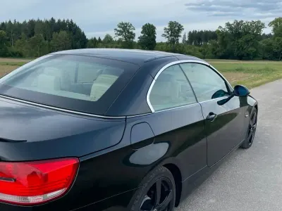 Gebraucht BMW 325 Cabriolet 218 PS (160 kW) 2009 Schwarz Cabrio
