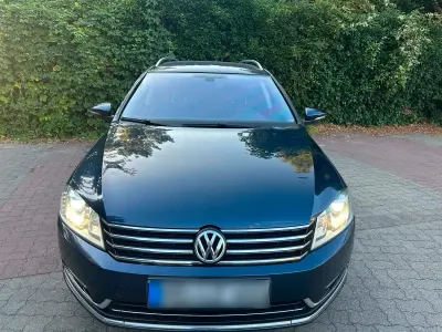 Gebraucht VW Passat 140 PS (102 kW) 2011 Blau Kombi