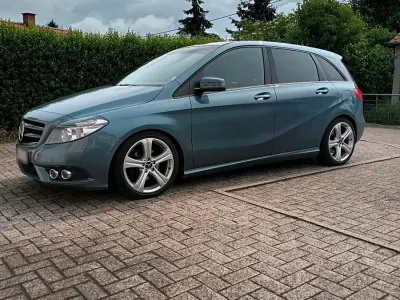 Gebraucht Mercedes B220 170 PS (125 kW) 2014 Blau Kleinwagen