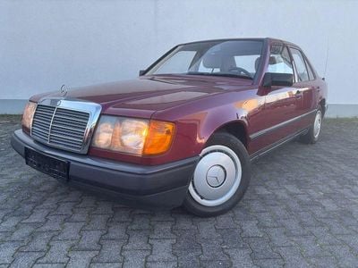 Gebraucht Mercedes 200 105 PS (77 kW) 1989 Rot Limousine