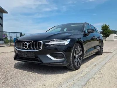 Gebraucht Volvo V60 Inscription 150 PS (110 kW) 2019 Schwarz Kombi