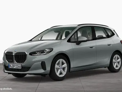 Gebraucht BMW 220 Active Tourer Luxury Line 156 PS (114 kW) 2025 Skyscraper grau Van / Kleinbus