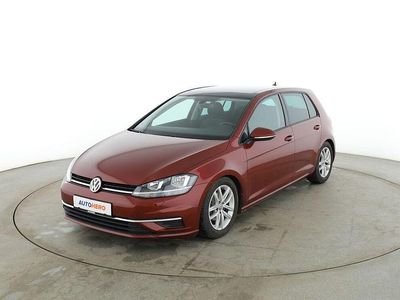 Gebraucht VW Golf VII Comfortline 2019 Rot Limousine