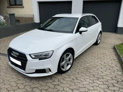 Gebraucht Audi A3 Sport 150 PS (110 kW) 2019 Weiß Limousine