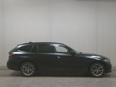 Gebraucht BMW 320 Sport Line 190 PS (139 kW) 2022 Schwarz Kombi