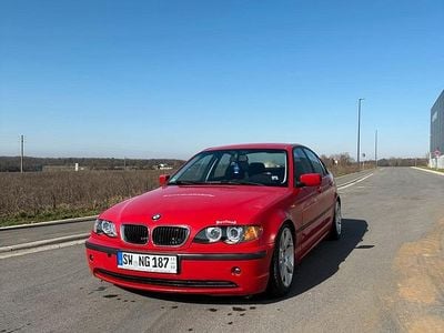 Gebraucht BMW 318 143 PS (105 kW) 2003 Rot Limousine