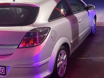 Grau Gebraucht 2006 Opel Astra GTC Coupé | 1.650 €
