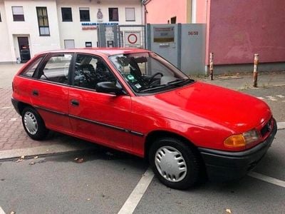 Gebraucht Opel Astra 75 PS (55 kW) 1996 Rot Kleinwagen