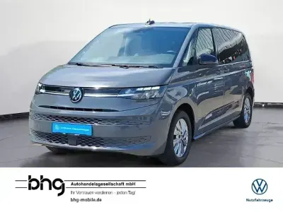 Gebraucht VW Multivan Life 150 PS (110 kW) 2023 Grau Van / Kleinbus