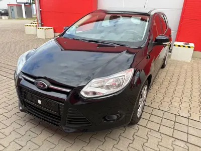 Gebraucht Ford Focus 101 PS (74 kW) 2014 Schwarz Limousine