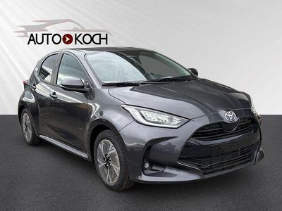 Neu Toyota Yaris Hybrid 131 PS (96 kW) 2025 Grau Limousine