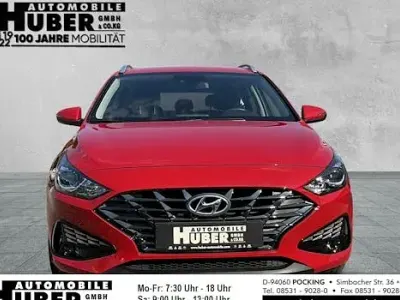 Gebraucht Hyundai i30 Select 120 PS (88 kW) 2023 Rot Kombi