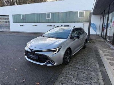 Neu Toyota Corolla Hybrid 178 PS (130 kW) 2025 Silber Kombi