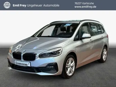 Gebraucht BMW 220 Gran Tourer Sport Line 190 PS (139 kW) 2020 Glaciersilber metallic Van / Kleinbus
