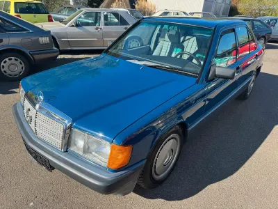 Gebraucht Mercedes 190 122 PS (89 kW) 1989 Blau Limousine
