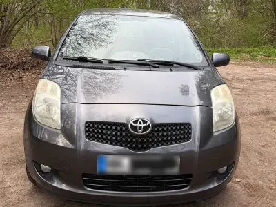 Gebraucht Toyota Yaris 69 PS (50 kW) 2008 Grau Kleinwagen