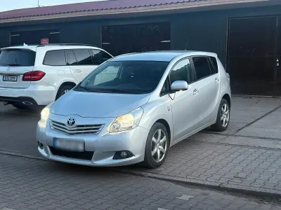 Gebraucht Toyota Verso 150 PS (110 kW) 2009 Grau Van / Kleinbus