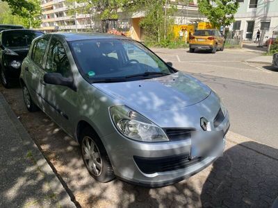 gebraucht Renault Clio Authentique 1.2 16V 55kW TüV bis 03.2025