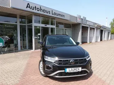 Gebraucht VW T-Roc Cabriolet Life 150 PS (110 kW) 2025 Deep black perleffekt SUV