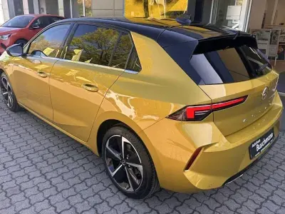 Gebraucht Opel Astra Business Elegance 131 PS (96 kW) 2023 Gelb Kleinwagen