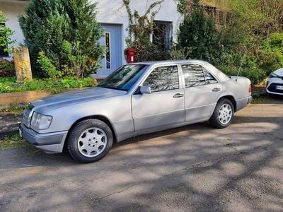 Gebraucht Mercedes 280 197 PS (144 kW) 1993 Silber Limousine
