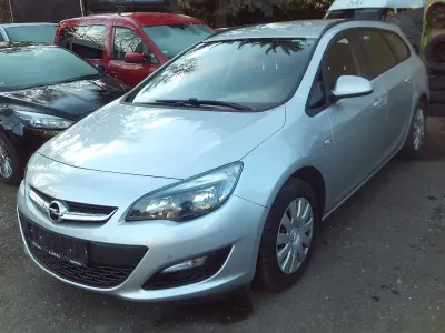 Gebraucht Opel Astra 140 PS (102 kW) 2014 Grau Kombi
