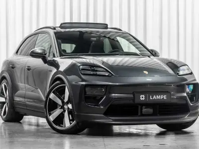 Gebraucht Porsche Macan 4 Electric 300 kW (408 PS) 2024 Grau SUV