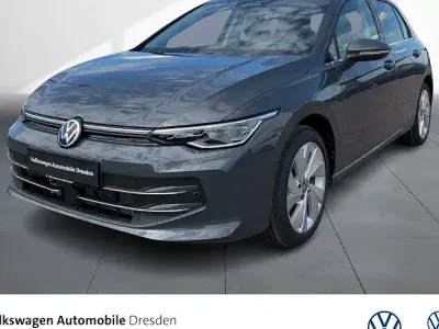 Neu VW Golf VIII Style 150 PS (110 kW) 2026 Delfingrau metallic Limousine