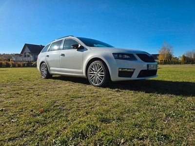 Weiß Gebraucht 2016 Skoda Octavia RS Kombi | 15.500 € (Teuer)