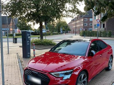 Gebraucht Audi A3 Ambiente 200 PS (147 kW) 2022 Rot Limousine