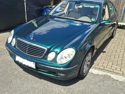 Gebraucht Mercedes E240 Avantgarde 177 PS (130 kW) 2002 Limousine