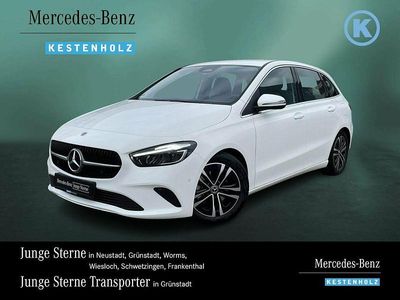 Używany Mercedes B200 Progressive 163 KM (119 kW) 2024 Biały Minivan