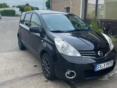 Gebraucht Nissan Note 90 PS (66 kW) 2012 Schwarz Kleinwagen