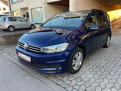 Blau Gebraucht 2016 VW Touran Comfortline Van / Kleinbus | 11.800 € (Etwas zu teuer)