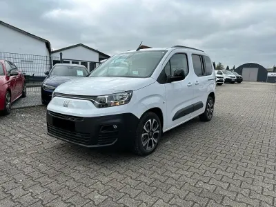 Gebraucht Fiat e-Doblò 100 kW (136 PS) 2024 Weiß Van / Kleinbus