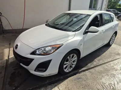 Gebraucht Mazda 3 90th Anniversary 105 PS (77 kW) 2011 Weiß Limousine