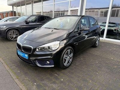 Black sapphire metallic Gebraucht 2016 BMW 218 Sport Line Van / Kleinbus | 13.799 € (Fairer Preis)
