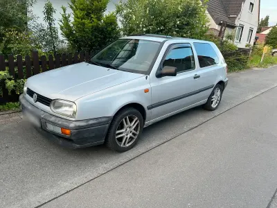 Gebraucht VW Golf III 60 PS (44 kW) 1995 Silber Kleinwagen