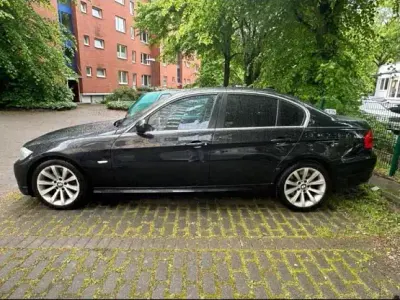 Gebraucht BMW 325 204 PS (150 kW) 2011 Schwarz Limousine