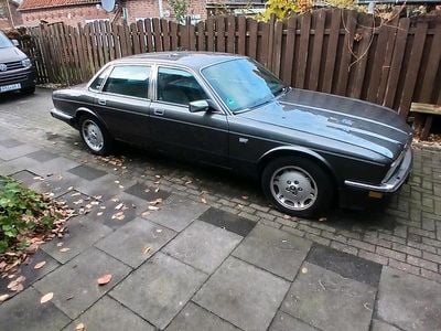 Grau Gebraucht 1989 Jaguar XJ40 Limousine | 5.099 €