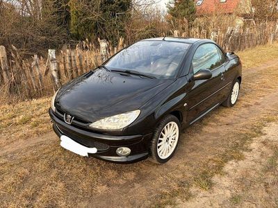 Gebraucht Peugeot 206 CC 109 PS (80 kW) 2004 Schwarz Cabrio