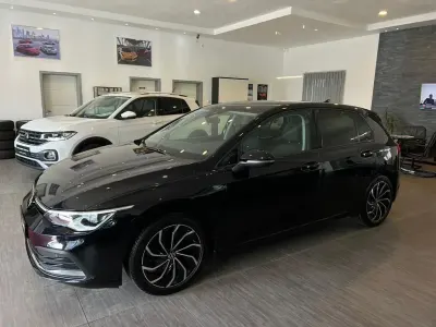 Gebraucht VW Golf VIII 150 PS (110 kW) 2022 Schwarz Limousine