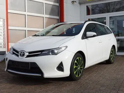 Gebraucht Toyota Auris Touring Sports Comfort 90 PS (66 kW) 2015 Weiß Kombi