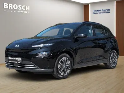 Gebraucht Hyundai Kona Select 100 kW (136 PS) 2023 Schwarz SUV